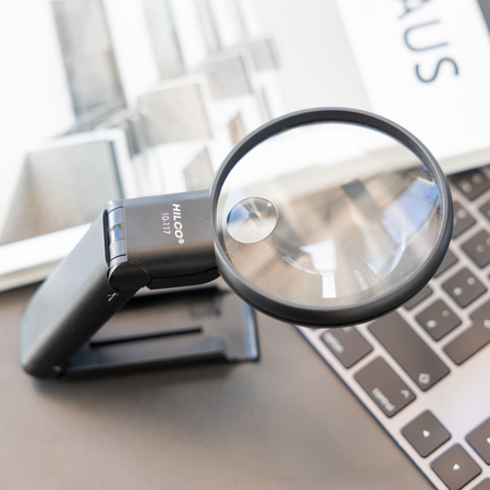 Lupa okrągła podświetlana wielokątna