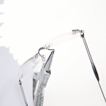 Cęgi z płaskimi długimi ostrzami